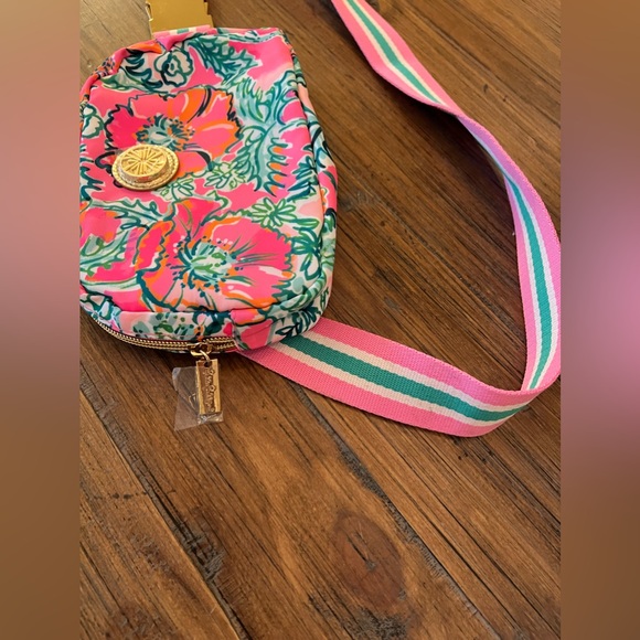 Lilly Pulitzer Runaround printed belt bag in Soleil Pink perfect poppy - Picture 8 of 16